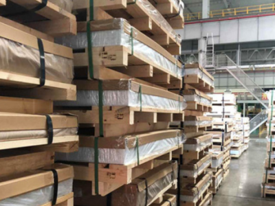 現(xiàn)貨供應(yīng)6063鋁板可按不同尺寸切割6063-T6鋁板/鋁棒易氧化性