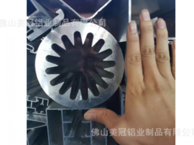 佛山廠家支持定制加工各種鋁型材開磨擠壓三酸氧化電泳拉絲拋光