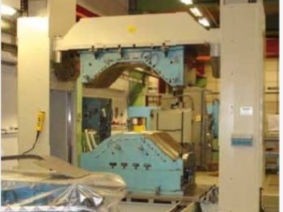 分模機 大型模具分模機 保證模具的安全 國際快速換模系統支持