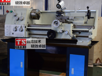 工業(yè)金屬模具切削加工車床C6132 小型普通臺(tái)式車床