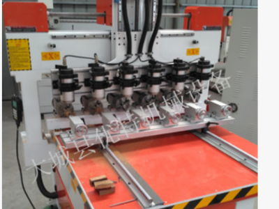 多頭立體四軸雕刻機 多刀頭旋轉軸雕刻機 工藝品彈弓伺服雕刻機