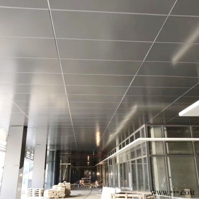 粵藝佰走廊吊頂鋁板安裝，銀灰色鋁板雨棚造型定制，機(jī)場通道吊頂鋁合金板材料**