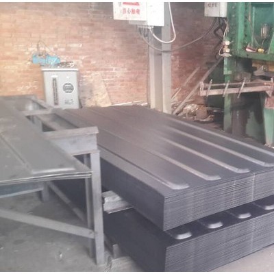 集裝箱瓦楞板，可加工定做尺寸，根據(jù)圖紙加工集裝箱頂板。側(cè)板。立柱等折彎板