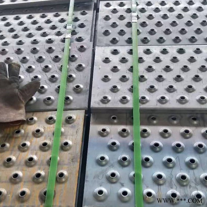 龐氏廠家 鋁板踩踏網 工廠批發(fā) 鯊魚嘴沖孔防滑板 沖孔防滑板廠家