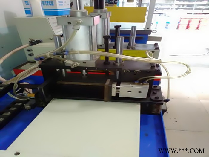 高精度伺服馬達送料   精度可控制0.1mm     銅鋁型材切割機    圓鋸機  全自動切鋁機