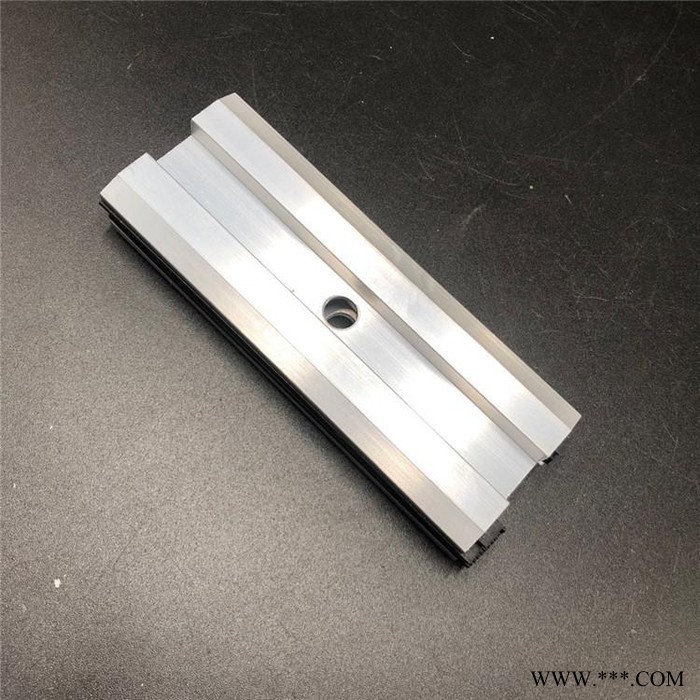 中唐廠家現貨光伏鋁型材 光伏壓塊 中壓 邊壓 光伏連接件 光伏三角件底座