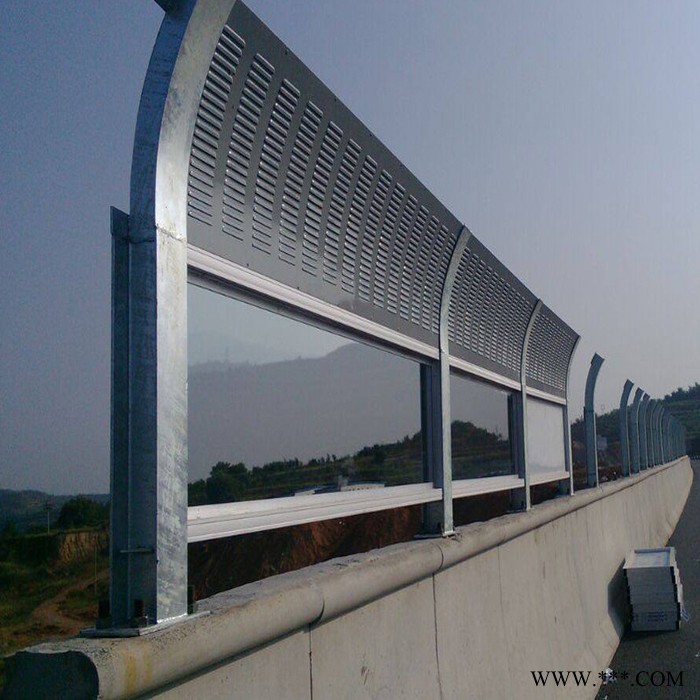 1mm復合針孔鋁板聲屏障 內置4mm通孔泡沫鋁 防腐性能好 泡沫鋁鎂