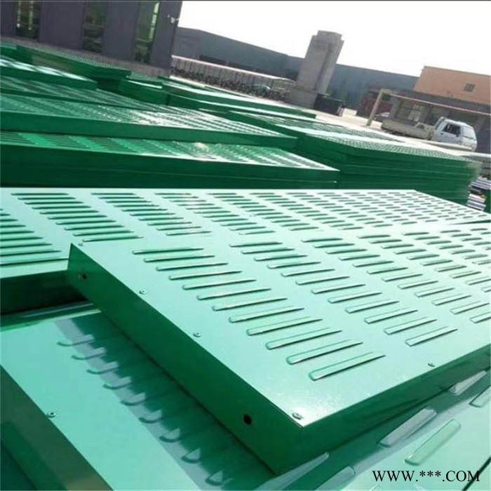 廠家供應頂部弧形降噪板 金屬微孔隔音墻 鋁板消音板 高速公路聲屏障