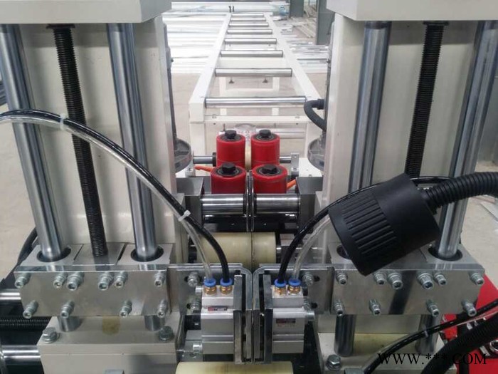 鋁型材穿條機鋁型材復合機  鋁型材熱收縮機 斷橋鋁穿條設備 斷橋鋁型材復合設備