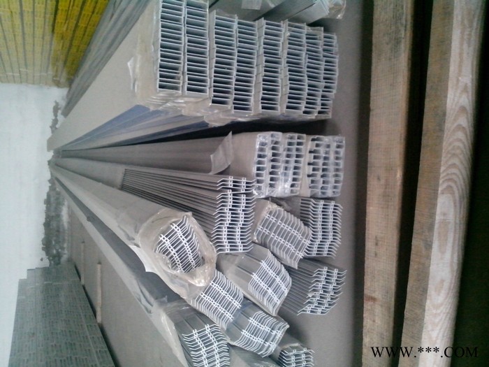 供應(yīng)忠旺120幕墻鋁型材