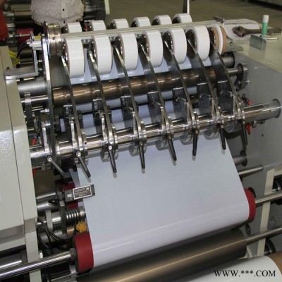 1250A自動(dòng)分切機(jī) 木紋紙立式分切機(jī) 塑料分條分切機(jī) 堅(jiān)固機(jī)身 質(zhì)量保證