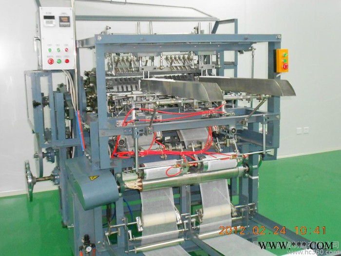 供應富工FG-75美式紗布折疊機，紗布分切機，紗布分切機，性能穩定，嘉魚縣富工機械制造有限公司生產銷售