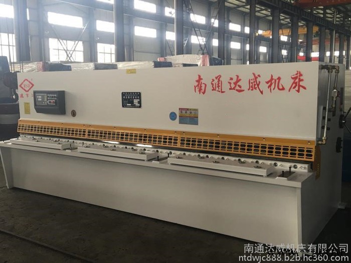 擺式剪板機 達威機床剪板機 低價液壓剪板機 到江蘇達威機床,剪板機專業制造商,剪板機規格齊全,液壓數控剪板