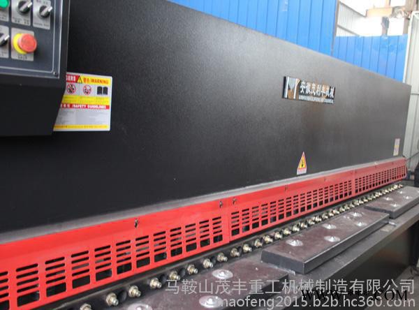 液壓擺式剪板機 工作精度高,效率提升快的液壓擺式剪板機