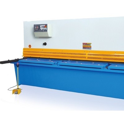 江蘇亞聯(lián)機(jī)床**  供應(yīng)QC12Y系列液壓擺式剪板機(jī)  剪板機(jī)