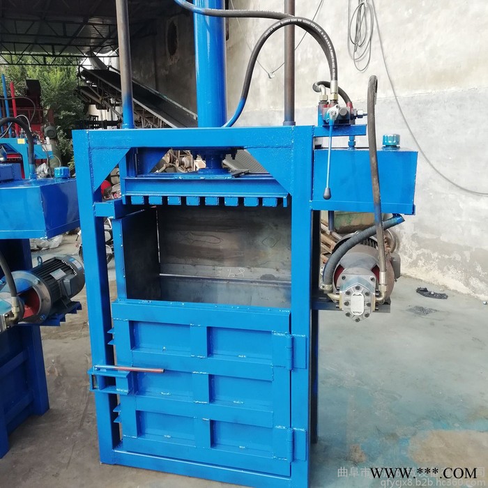 廢舊鐵絲鋁線打包壓塊機(jī)  化工廠廢舊油桶壓扁機(jī)