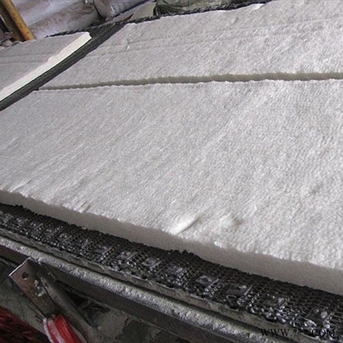 【喆翔保溫】直銷 硅酸鋁陶瓷布 雙面鋁箔陶瓷棉 陶瓷布復(fù)單面鋁箔   電器絕緣隔熱棉  高溫密封隔熱片