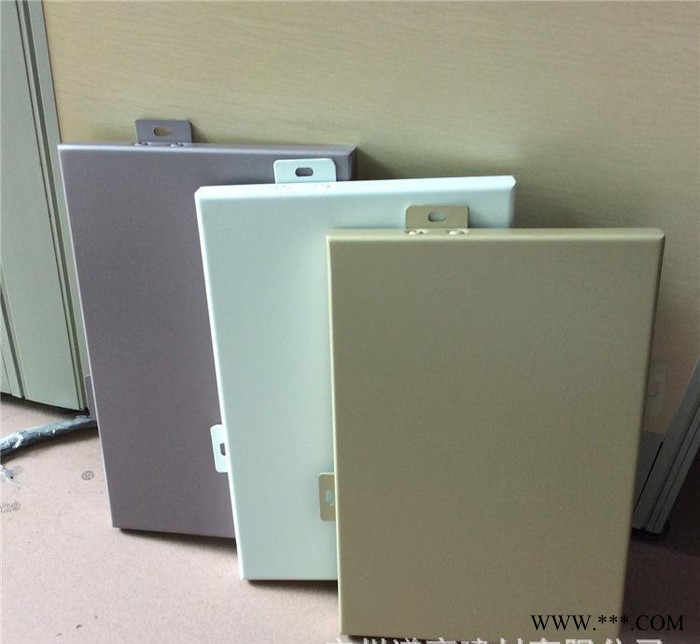 氟碳土豪金鋁單板幕墻 涂層具有卓越的抗腐蝕性和耐候性鋁單板