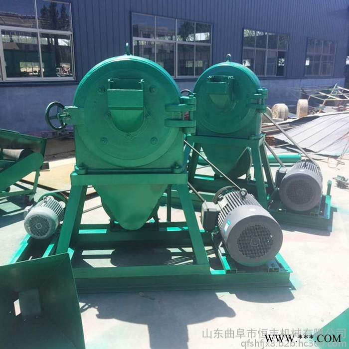 山東廠家供應(yīng)五谷雜糧用鑄鐵粉碎機(jī) 大型鑄鐵齒盤粉碎機(jī)價格