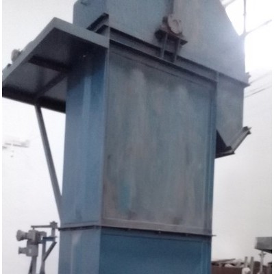 恒宇HYTH160鐵粉斗式提升機(jī)|提升機(jī)專(zhuān)業(yè)生產(chǎn)廠家|電動(dòng)提升機(jī)