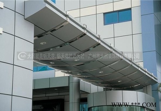 廠家直銷外墻雕花鏤空鋁單板門頭造型板吊頂沖孔鋁板復古鋁窗花