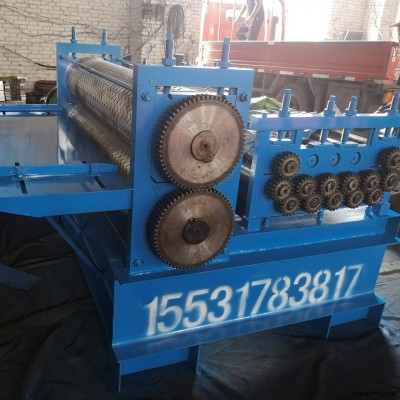 信成機械 廠防滑板壓花機 鋁板彩鋼板壓花機 卷板壓花機柳葉紋腳踏板 壓花設備