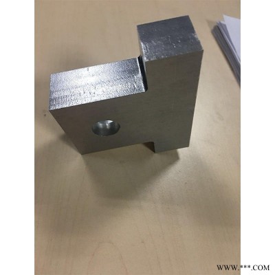 鋁板數(shù)控打孔，鋁板雕刻機(jī)，鋁板雕刻花型，鋁板銑槽機(jī)，鋁板數(shù)控cnc雕銑機(jī)