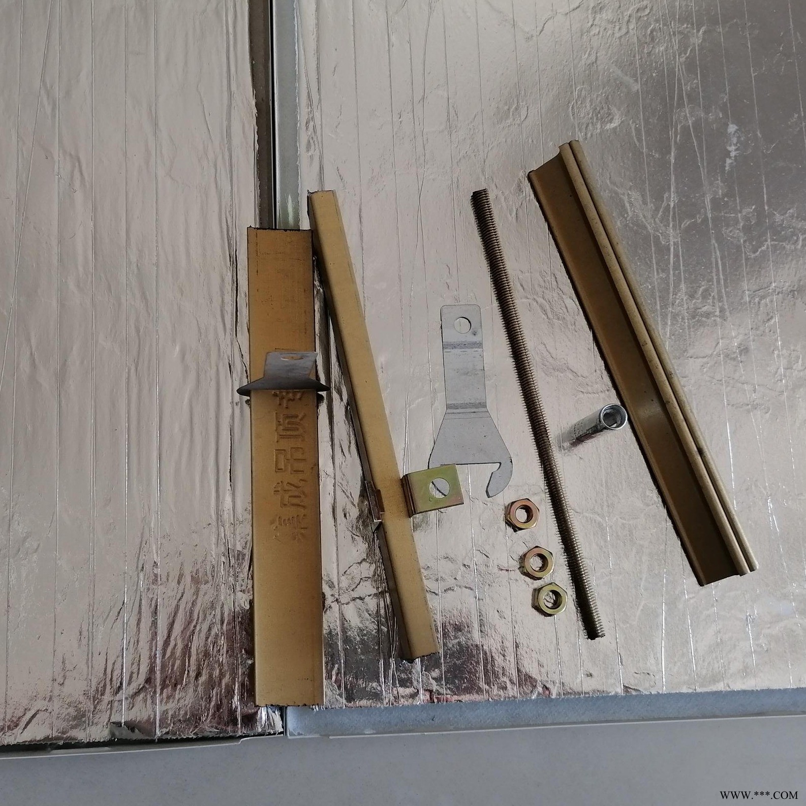 微孔吸音鋁扣板 復合鋁板吸音板吊頂隔音保溫一體鋁扣天花板 屹晟供應