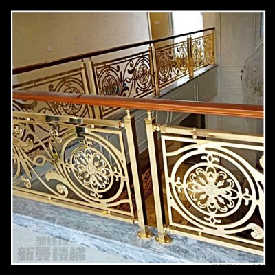 鷹潭 亮面鍍K金鋁藝樓梯護(hù)欄 室內(nèi)鋁板雕花扶手  在新曼定制更實(shí)惠