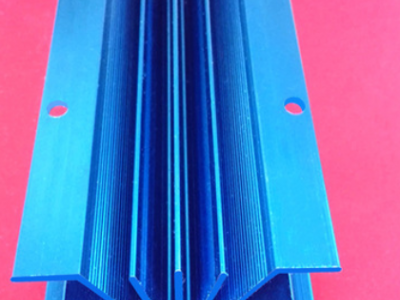 工廠定制 汽車(chē)功放外殼散熱器鋁型材 鋁合金大功率燈飾散熱器型材